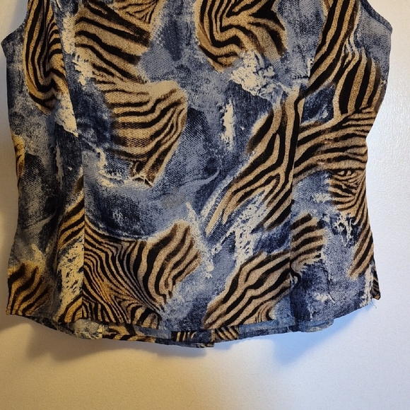 Chic Blue and Tan Blouse with Refined Style - Picture 7 of 7